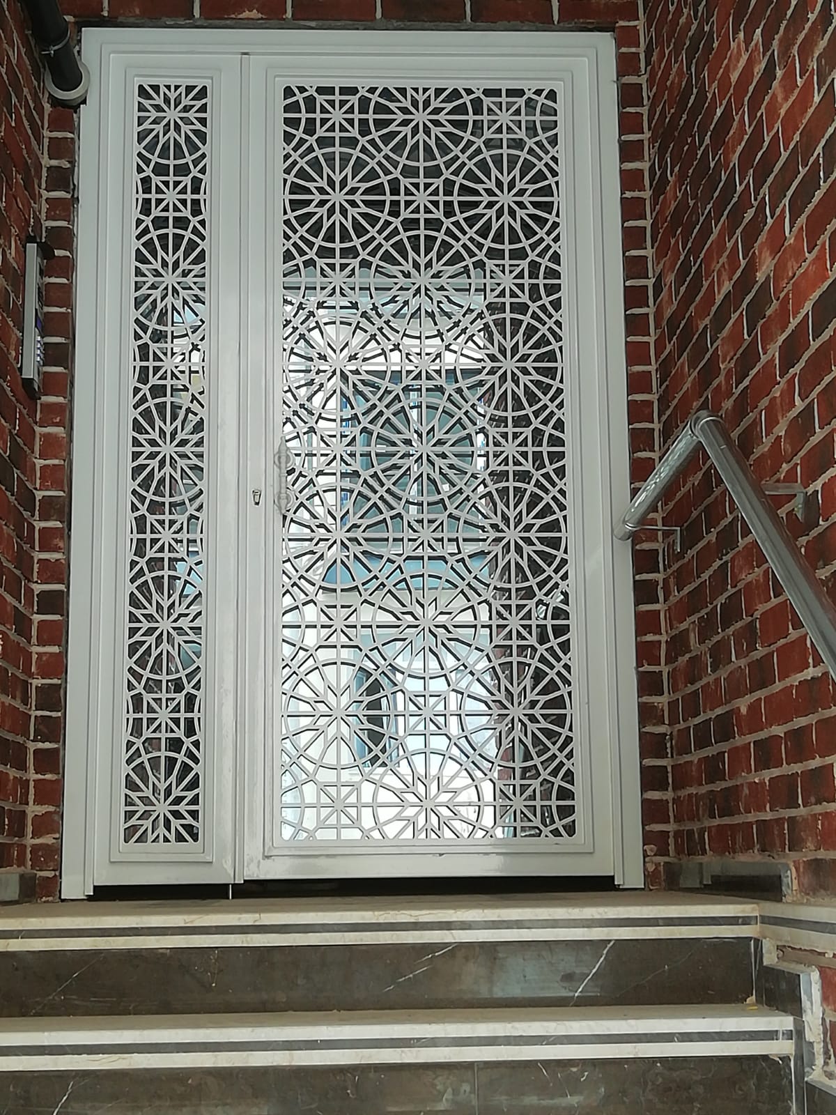 İzmir apartman kapısı - Polat Demir Doğrama