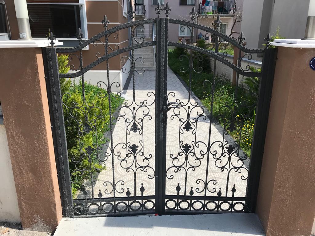 İzmir özel tasarım bahçe kapısı - Polat Demir Doğrama